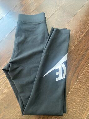 Nike Leggings Size Small NWOT